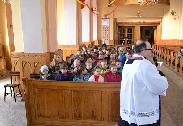 Rekolekcje wielkopostne dla Zespołu Szk&oacute;ł w Wierzbnej