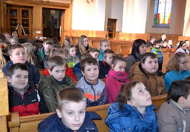 Rekolekcje wielkopostne dla Zespołu Szk&oacute;ł w Wierzbnej