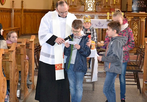 Rekolekcje wielkopostne dla Zespołu Szk&oacute;ł w Wierzbnej