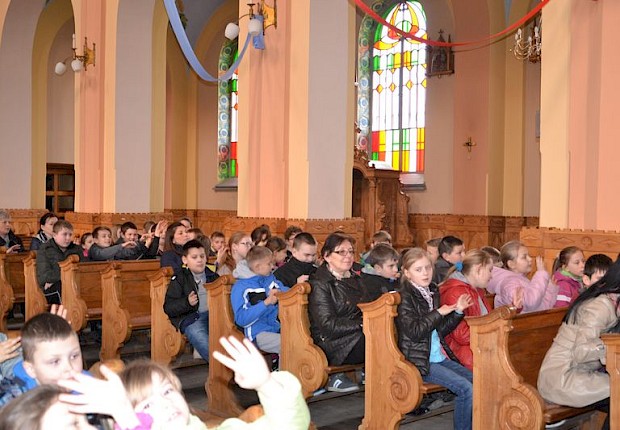 Rekolekcje wielkopostne dla Zespołu Szk&oacute;ł w Wierzbnej