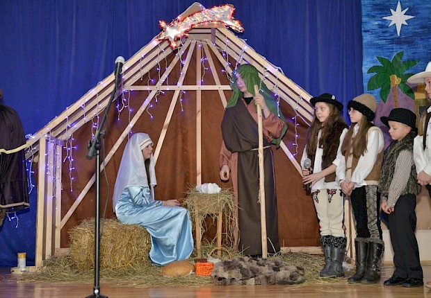 Jasełka i II Parafialny Przegląd Kolęd i Pastorałek