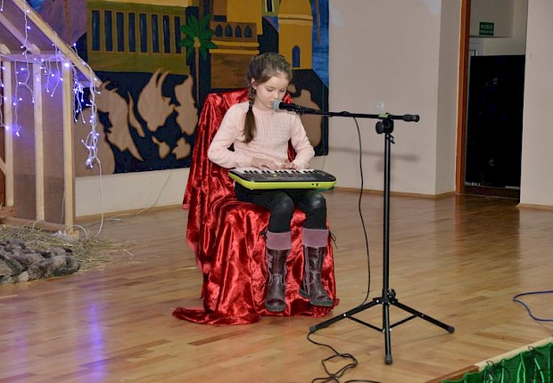 Jasełka i II Parafialny Przegląd Kolęd i Pastorałek