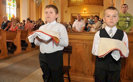 Przyjęcie kandydat&oacute;w na ministrant&oacute;w