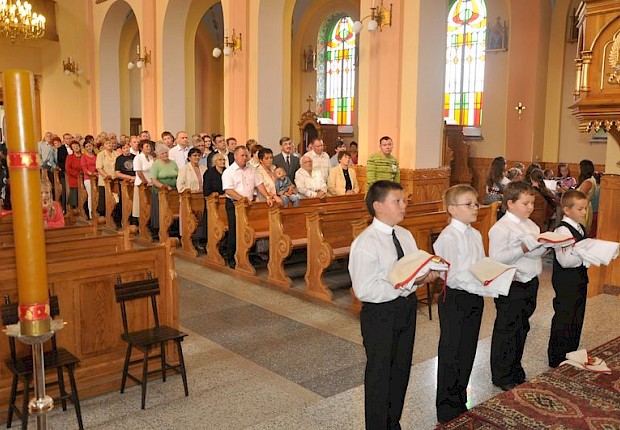 Przyjęcie kandydat&oacute;w na ministrant&oacute;w