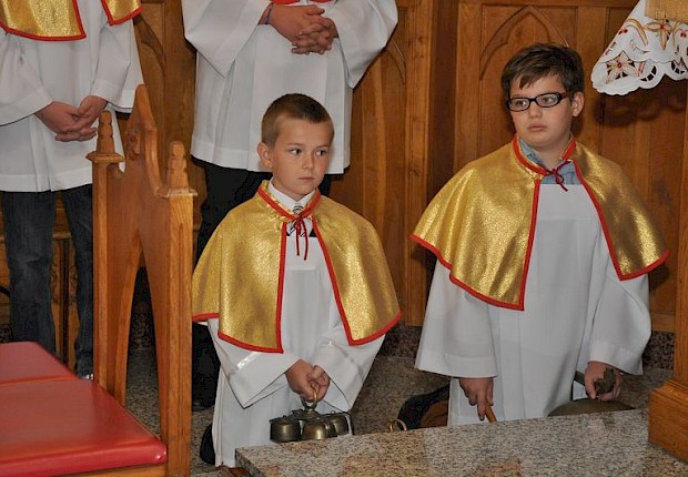 Przyjęcie kandydat&oacute;w na ministrant&oacute;w