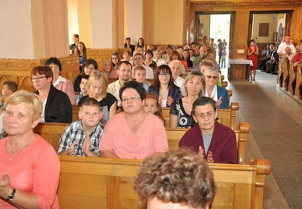 Przyjęcie kandydat&oacute;w na ministrant&oacute;w