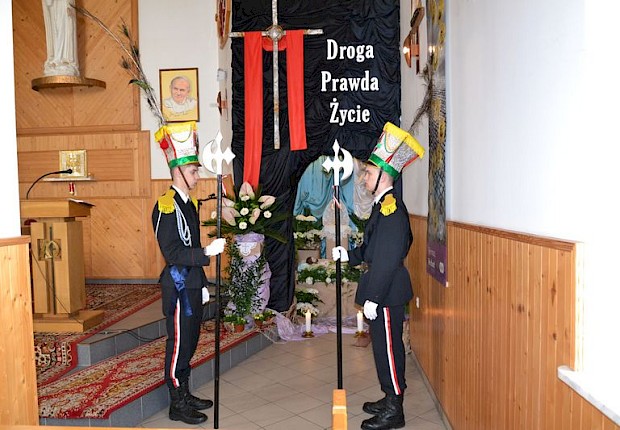 Wielka Sobota - poświęcenie pokarm&oacute;w
