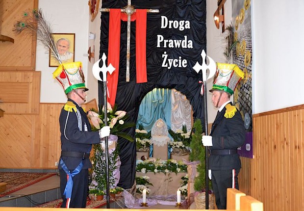 Wielka Sobota - poświęcenie pokarm&oacute;w
