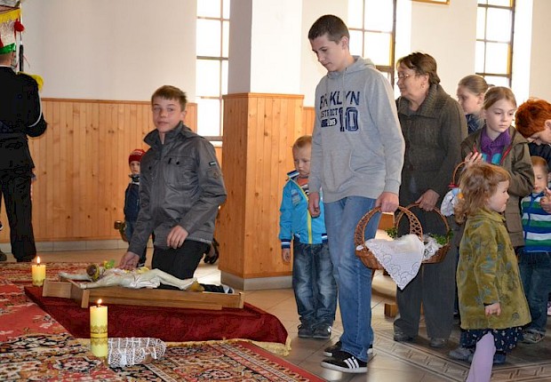 Wielka Sobota - poświęcenie pokarm&oacute;w