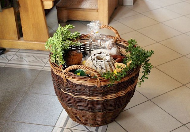 Wielka Sobota - poświęcenie pokarm&oacute;w