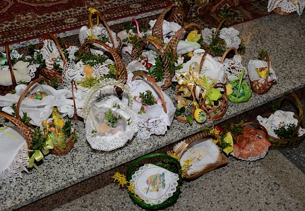 Wielka Sobota - poświęcenie pokarm&oacute;w