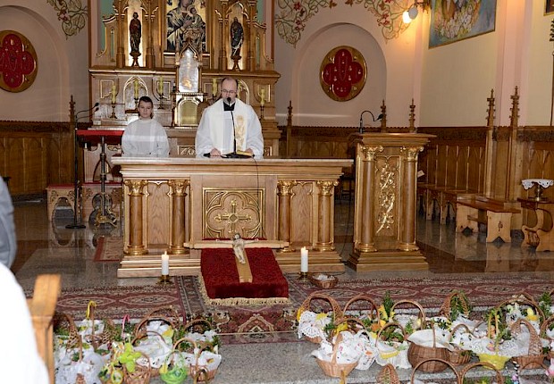 Wielka Sobota - poświęcenie pokarm&oacute;w