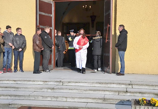 Parafialna droga krzyżowa