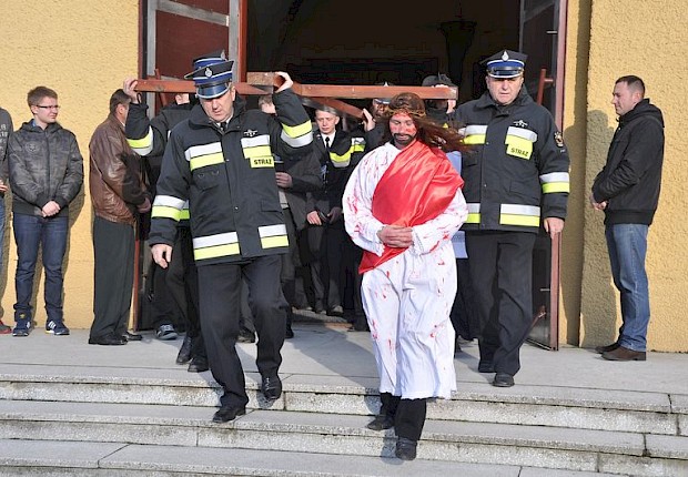 Parafialna droga krzyżowa