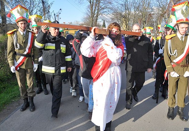 Parafialna droga krzyżowa