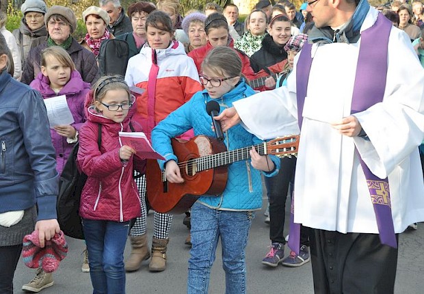 Parafialna droga krzyżowa