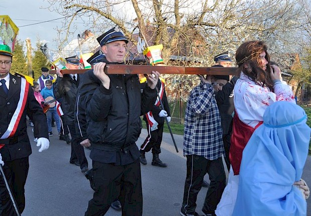 Parafialna droga krzyżowa