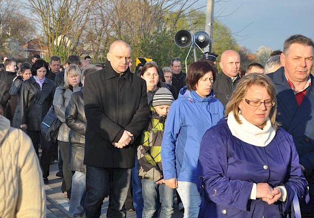 Parafialna droga krzyżowa