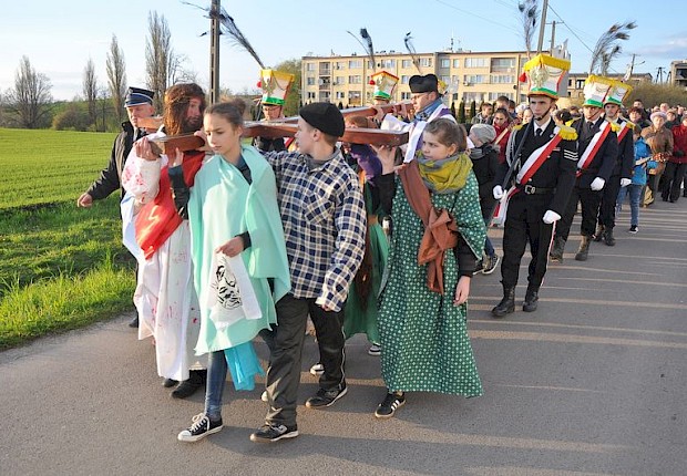Parafialna droga krzyżowa