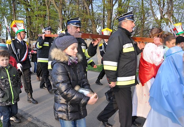 Parafialna droga krzyżowa