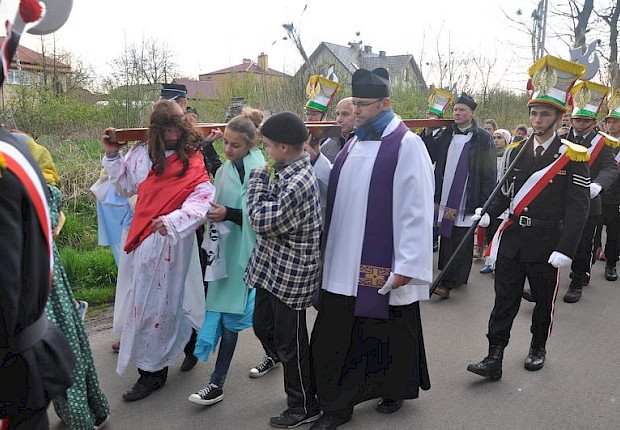 Parafialna droga krzyżowa