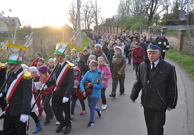 Parafialna droga krzyżowa