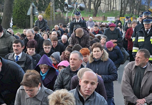 Parafialna droga krzyżowa