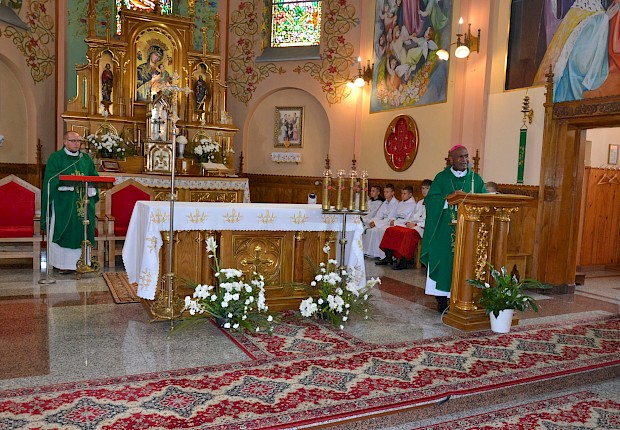 Goście z Papui Nowej Gwinei: bp Paul Sundu i Rodak ks. Łukasz Hołub
