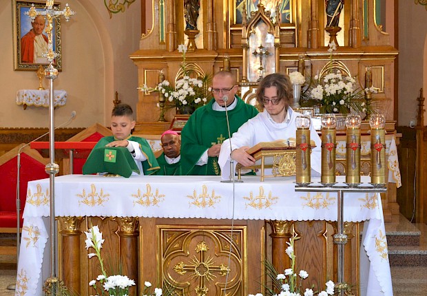 Goście z Papui Nowej Gwinei: bp Paul Sundu i Rodak ks. Łukasz Hołub