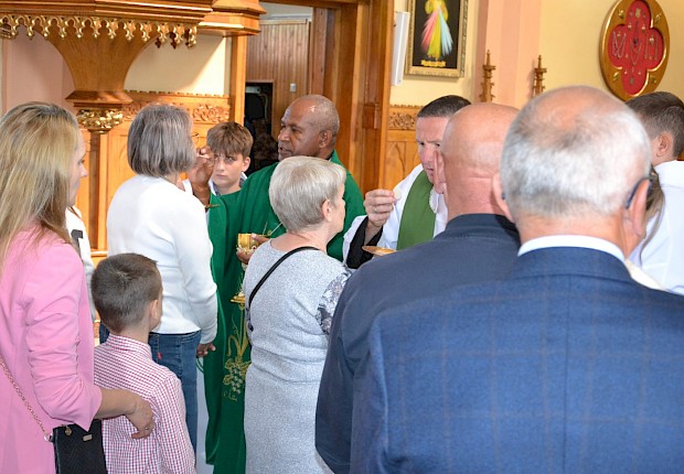 Goście z Papui Nowej Gwinei: bp Paul Sundu i Rodak ks. Łukasz Hołub