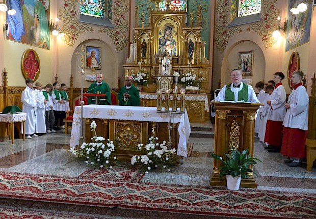 Goście z Papui Nowej Gwinei: bp Paul Sundu i Rodak ks. Łukasz Hołub