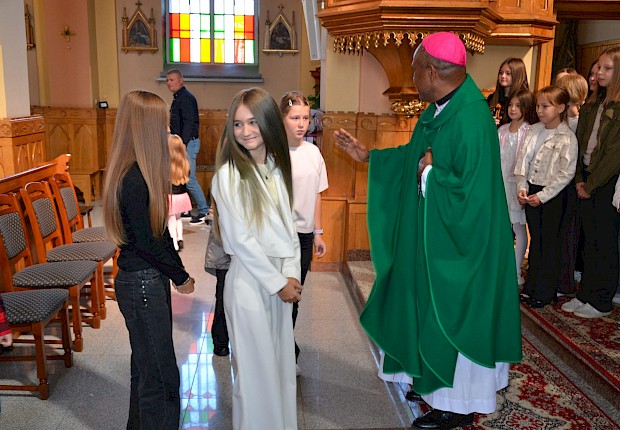 Goście z Papui Nowej Gwinei: bp Paul Sundu i Rodak ks. Łukasz Hołub
