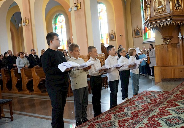 Przyjęcie kandydat&oacute;w do posługi ministranta