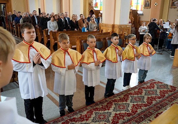 Przyjęcie kandydat&oacute;w do posługi ministranta