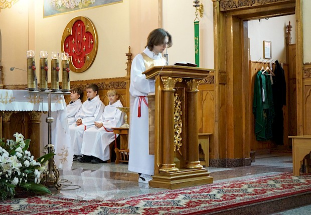 Przyjęcie kandydat&oacute;w do posługi ministranta