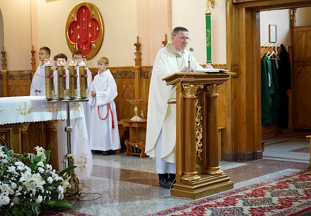 Przyjęcie kandydat&oacute;w do posługi ministranta