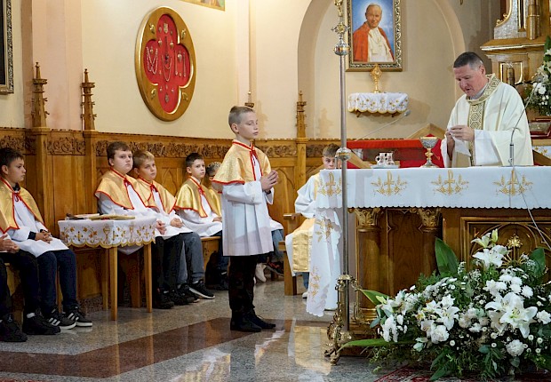 Przyjęcie kandydat&oacute;w do posługi ministranta